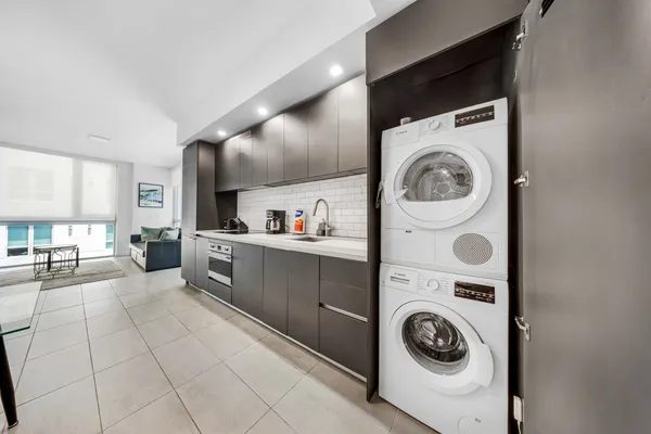 $400,000 | 227 Northeast 2nd Street, Unit 1909, Miami, FL 33132