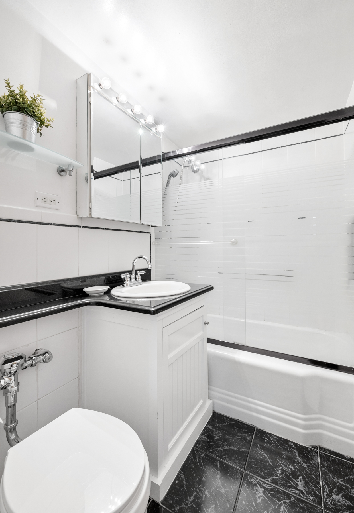 35-31 85th Street, Unit 2E Queens, NY 11372 - Photo 10 of 11