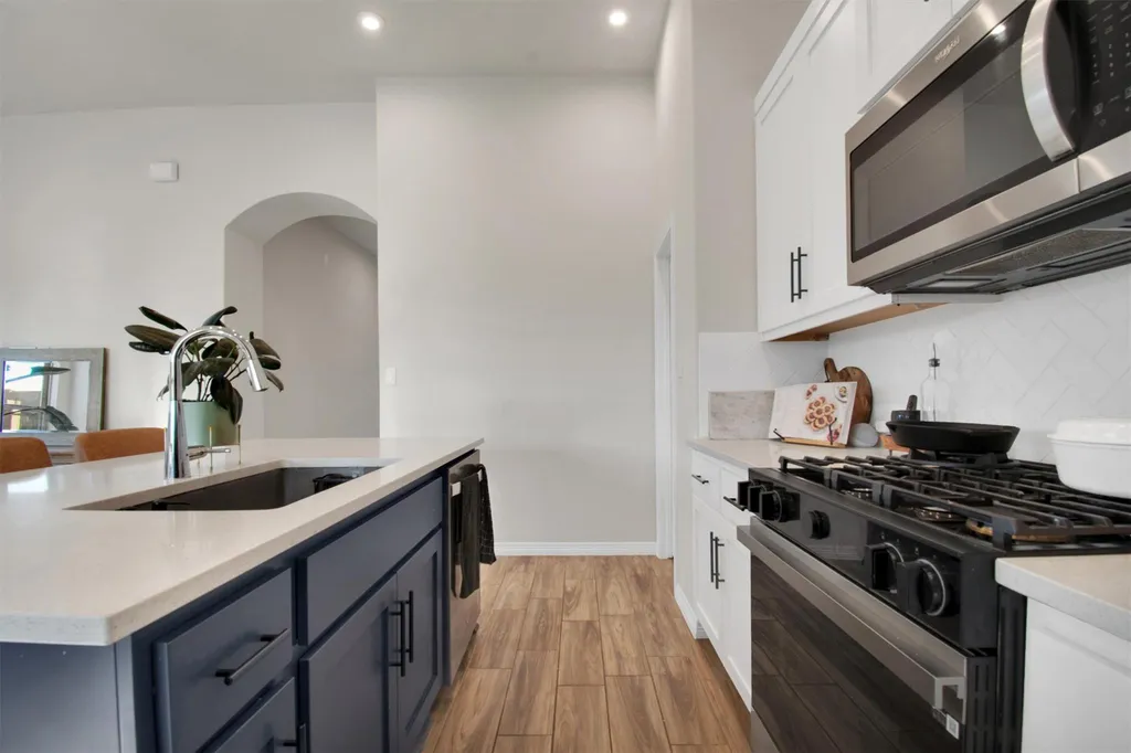 104 Pin Cherry Pass San Marcos, TX 78666 - Photo 8 of 35