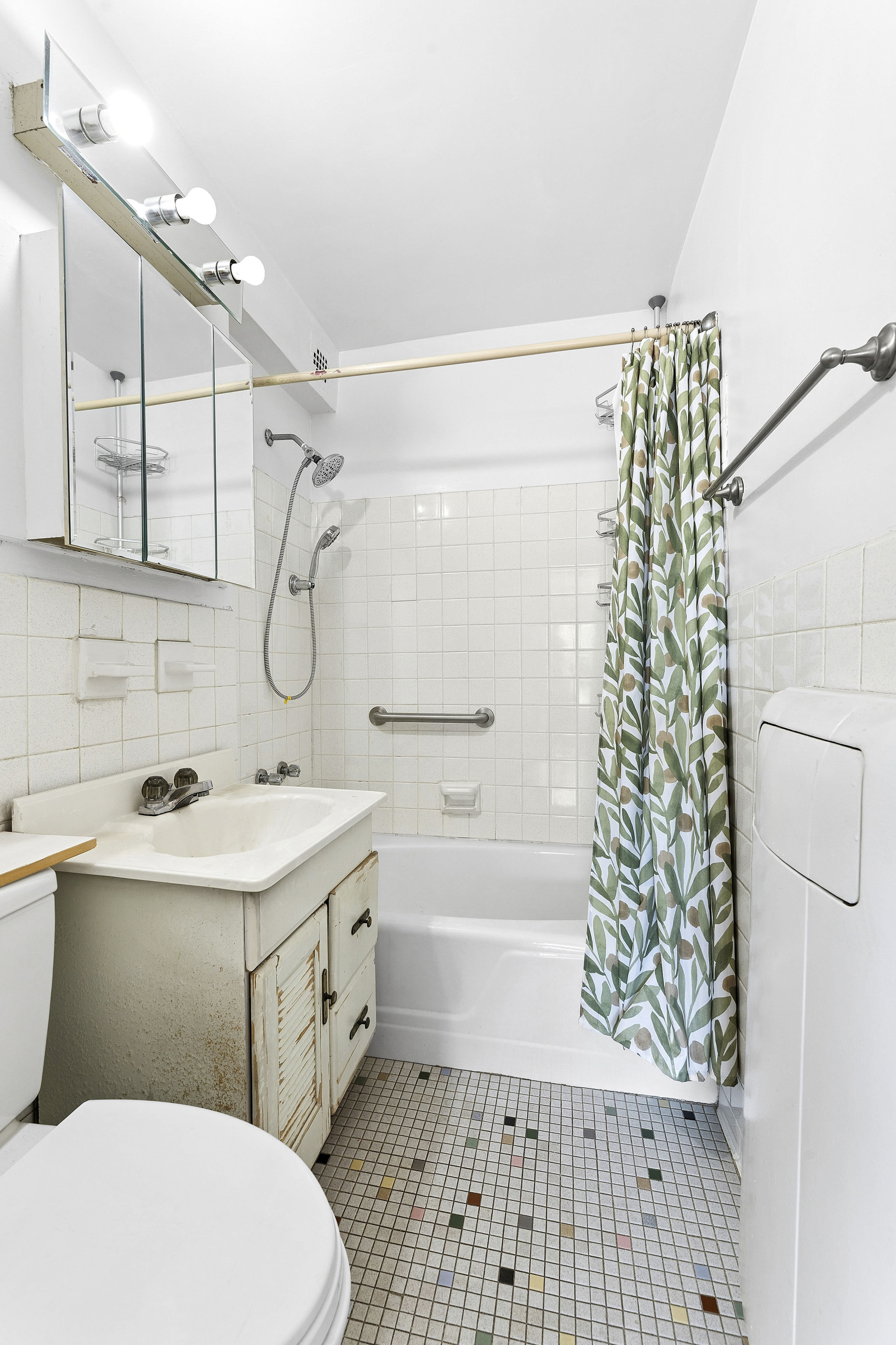 300 East 71st Street, Unit 15D Manhattan, NY 10021 - Photo 7 of 12