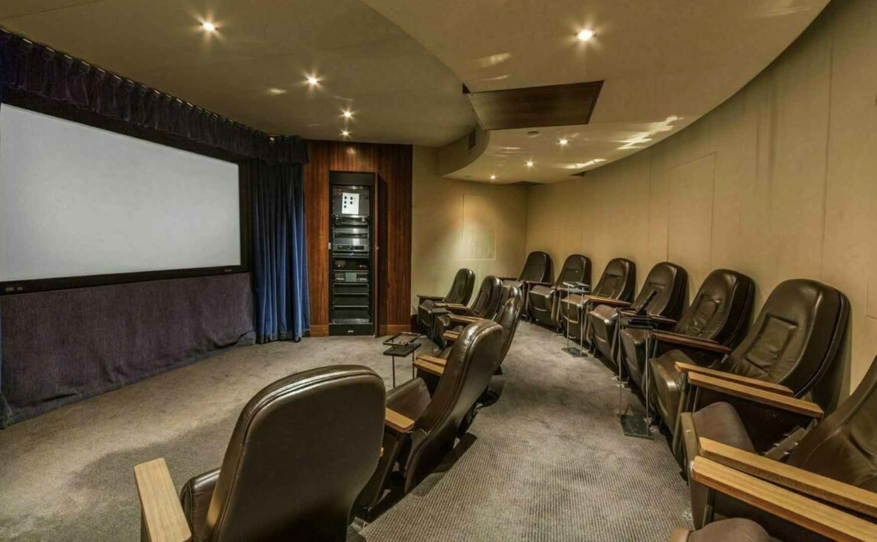 25 Columbus Circle, Unit 59F Manhattan, NY 10019 - Photo 11 of 15 a view of a room with gym equipment