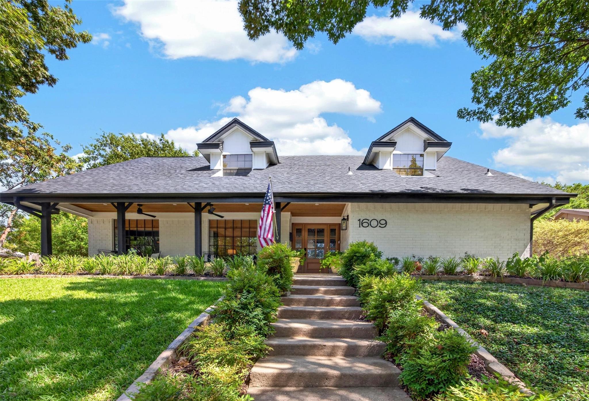 1609 Ems Road West Fort Worth, TX 76116 - Photo 3 of 39 Gallery Image 3