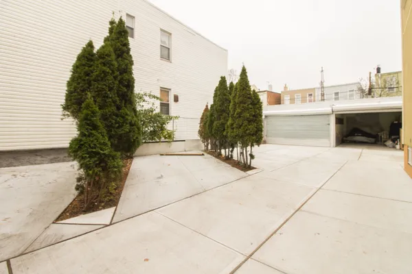 $2,700 | 1923 Cornelia Street, Unit 2F | Ridgewood