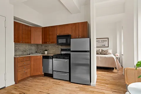 $460,000 | 4 Lexington Avenue, Unit 14J | Gramercy