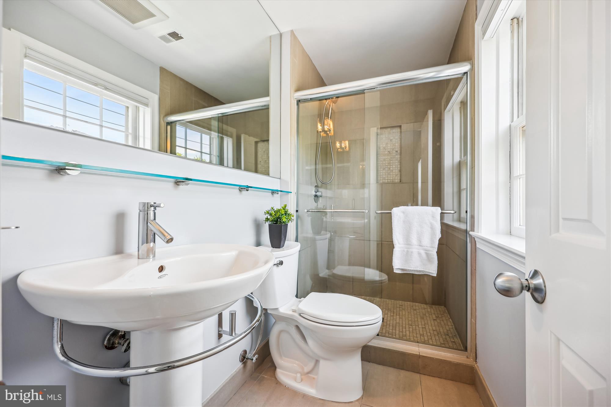 6705 Hillandale Road, Unit 153 Chevy Chase, MD 20815 - Photo 17 of 31