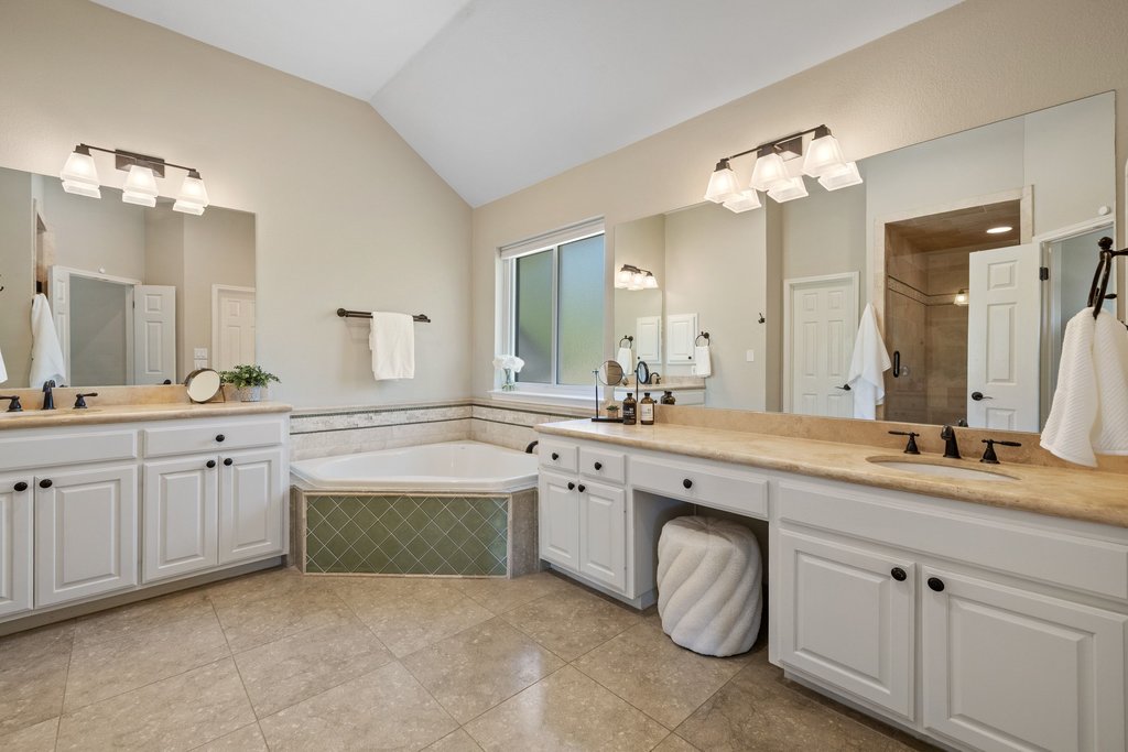 12424 Fairfax Ridge Place Austin, TX 78738 - Photo 21 of 40