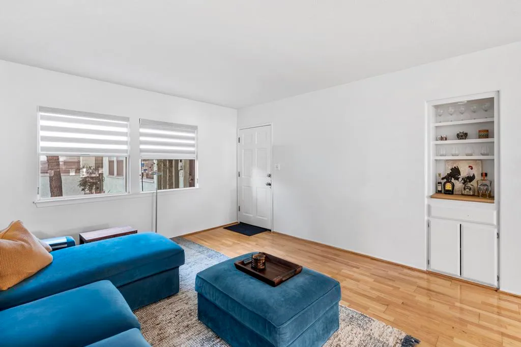 $520,000 | 5825 Bowcroft Street, Unit 1, Los Angeles, CA 90016