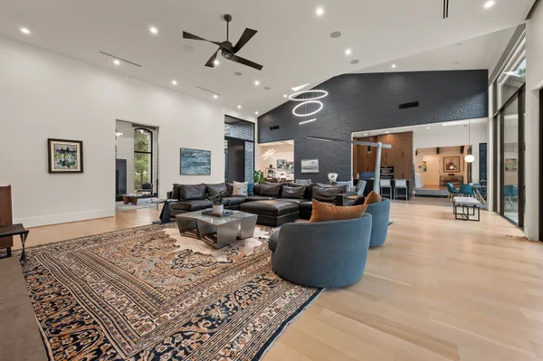 $2,600,000 | 3907 Fox Glen Drive, Irving, TX 75062