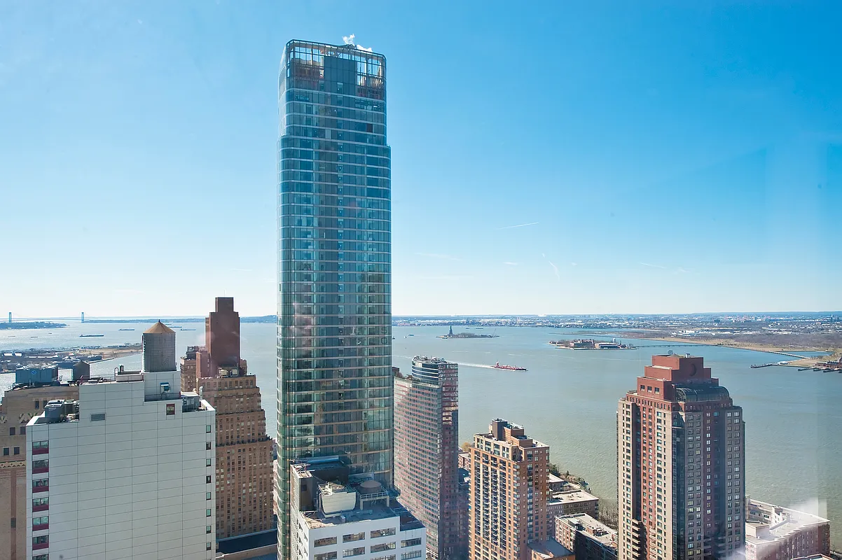 123 Washington Street, Unit 44H Manhattan, NY 10006 - Photo 5 of 6 Gallery Image 5