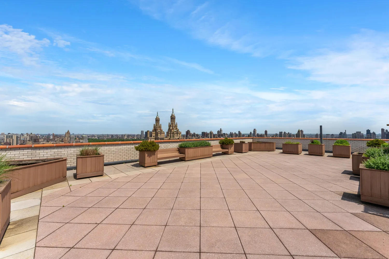 $1,095,000 | 15 West 72nd Street, Unit 5B | Upper West Side