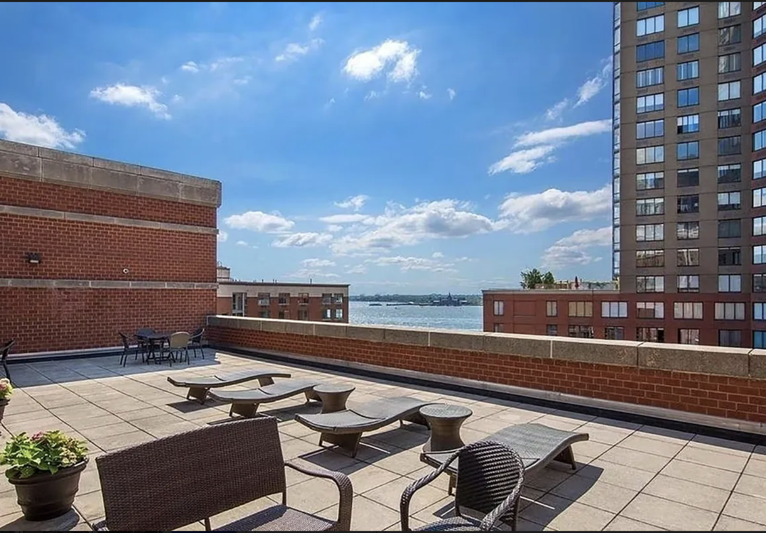 300 Rector Place, Unit 8E Manhattan, NY 10280 - Photo 9 of 14 Gallery Image 9