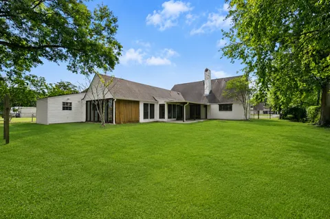 $517,500 | 745 Kenilworth Parkway, Baton Rouge, LA 70808