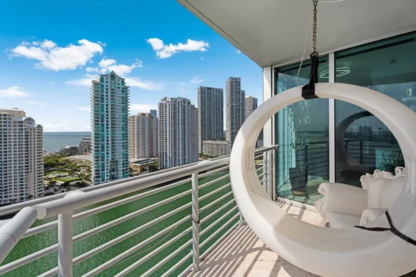 $7,775 | 335 South Biscayne Boulevard, Unit 2609, Miami, FL 33131