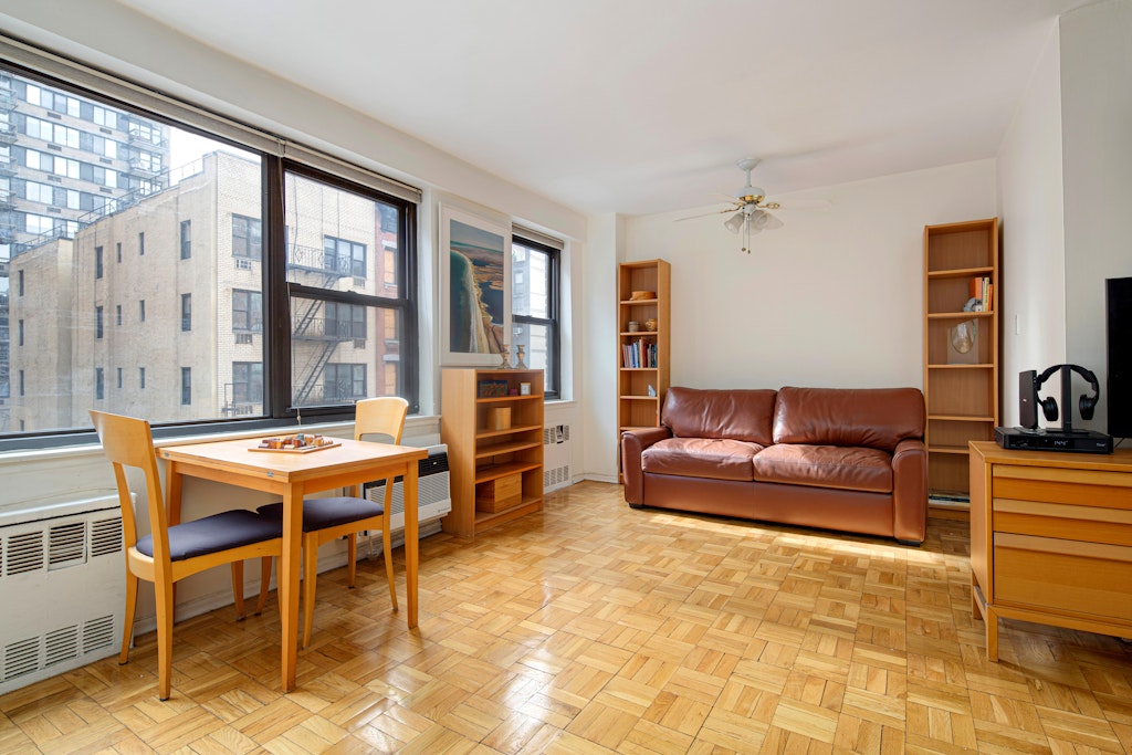 405 East 63rd Street, Unit 4G Manhattan, NY 10065 - Photo 4 of 10
