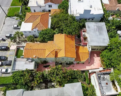 $3,800,000 | 2822 Pine Tree Drive, Miami Beach, FL 33140
