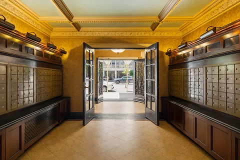 $649,000 | 127 West 96th Street, Unit 5A | Upper West Side