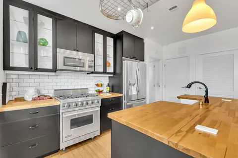 $1,450,000 | 40 West 116th Street, Unit A907 | Harlem