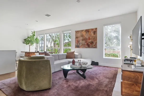 $1,390,000 | 1902 Liberty Court, Los Angeles, CA 90026