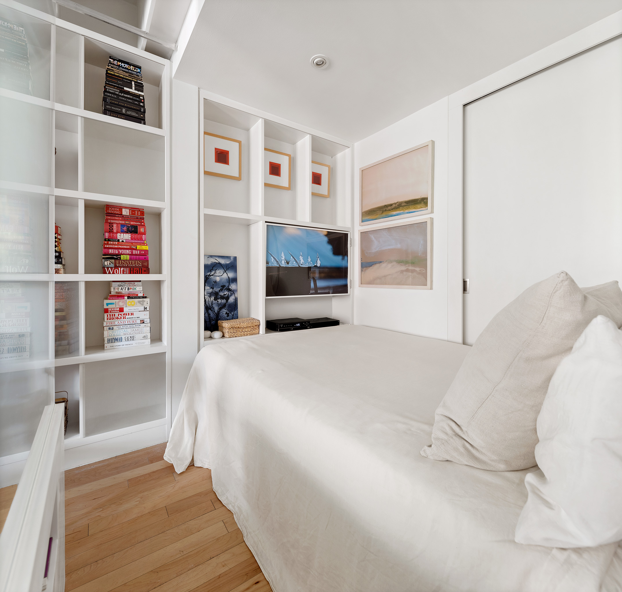 118 Perry Street, Unit J46 Manhattan, NY 10014 - Photo 5 of 9