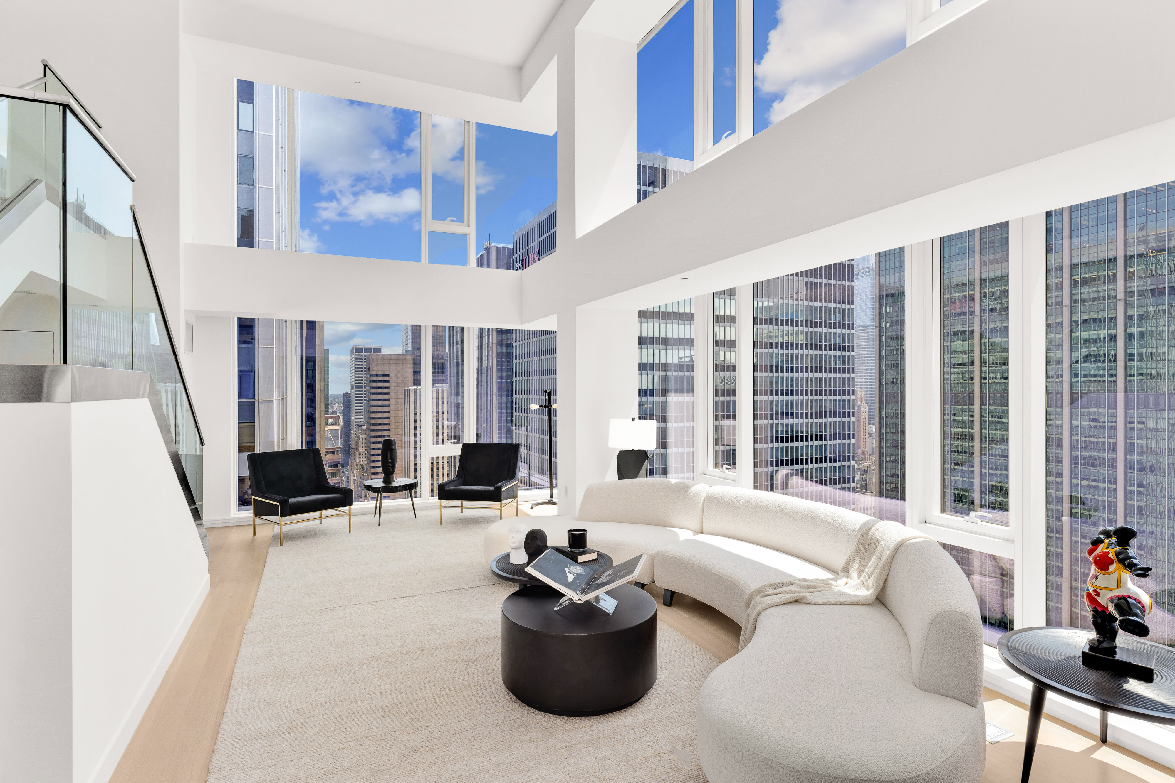 135 West 52nd Street, Unit PH2 Manhattan, NY 10019 - Photo 2 of 35