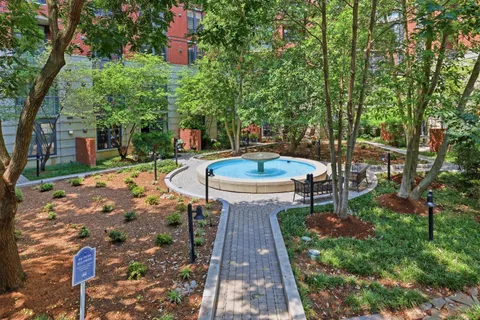 Contact Agent | 1021 North Garfield Street, Unit 913, Arlington, VA 22201