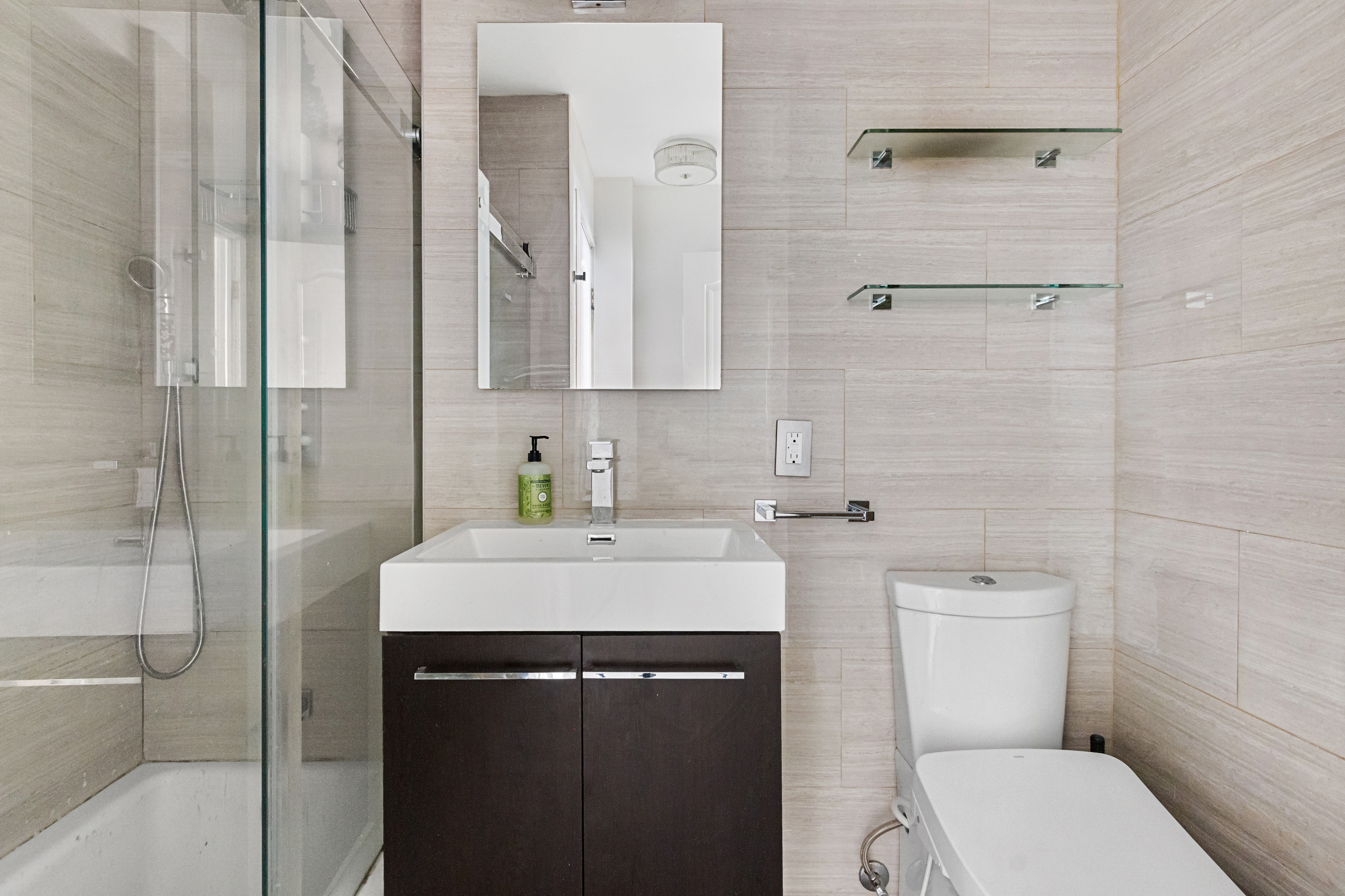 426 West 46th Street, Unit 1A Manhattan, NY 10036 - Photo 6 of 7