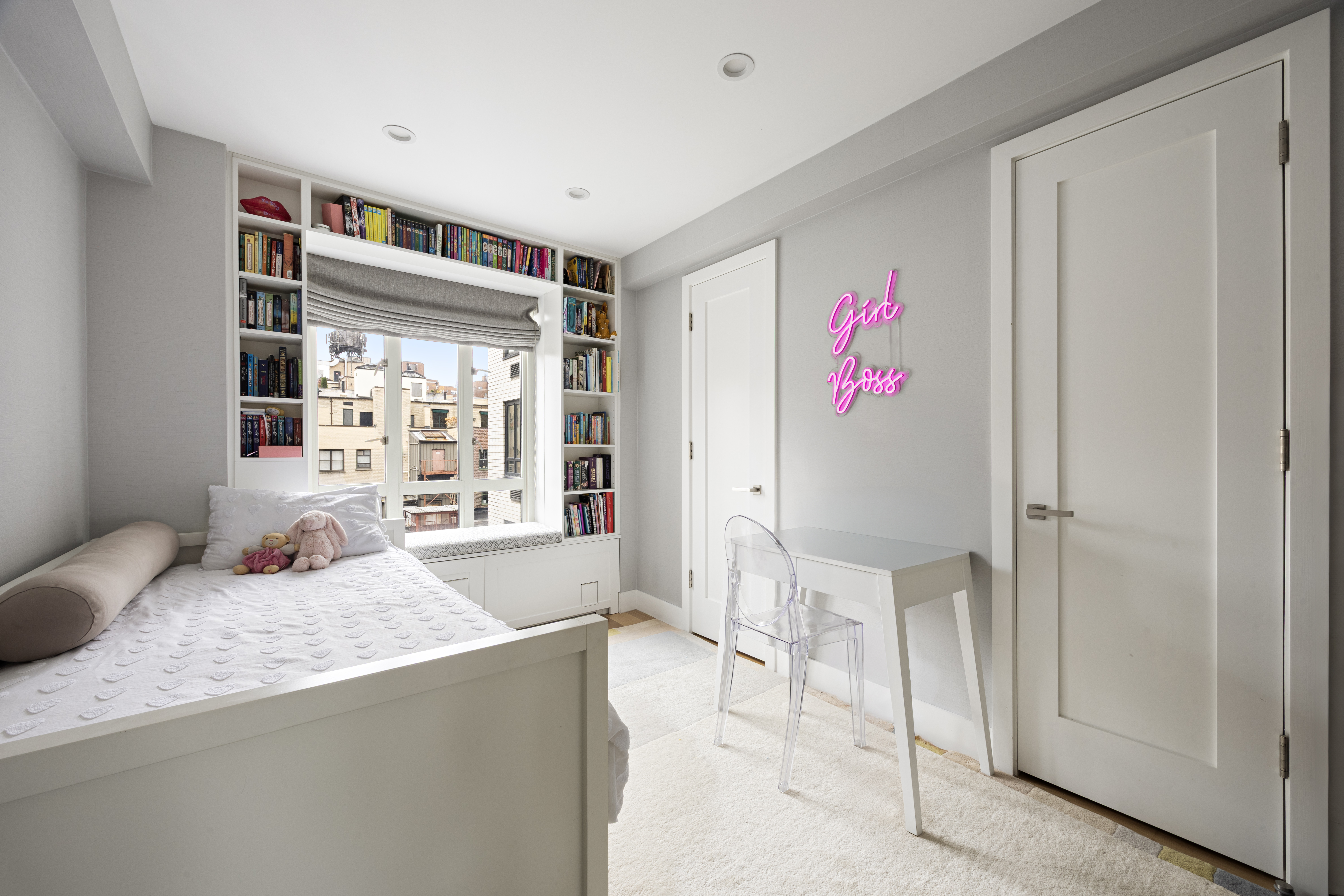 799 Park Avenue, Unit 10A Manhattan, NY 10021 - Photo 9 of 12 a very nice looking room with a large window