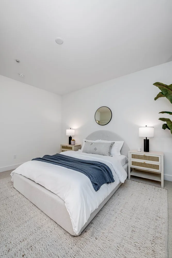 $1,095,000 | 10648 Woodbridge Street, Unit 105, Toluca Lake, CA 91602