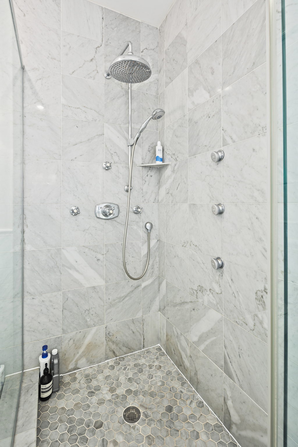 412 10th Street Southeast Washington, DC 20003 - Photo 16 of 34