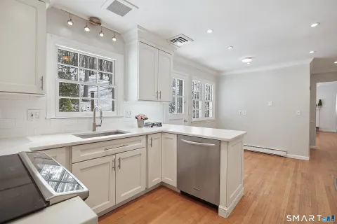 $895,000 | 39 McIntosh Road, Stamford, CT 06903