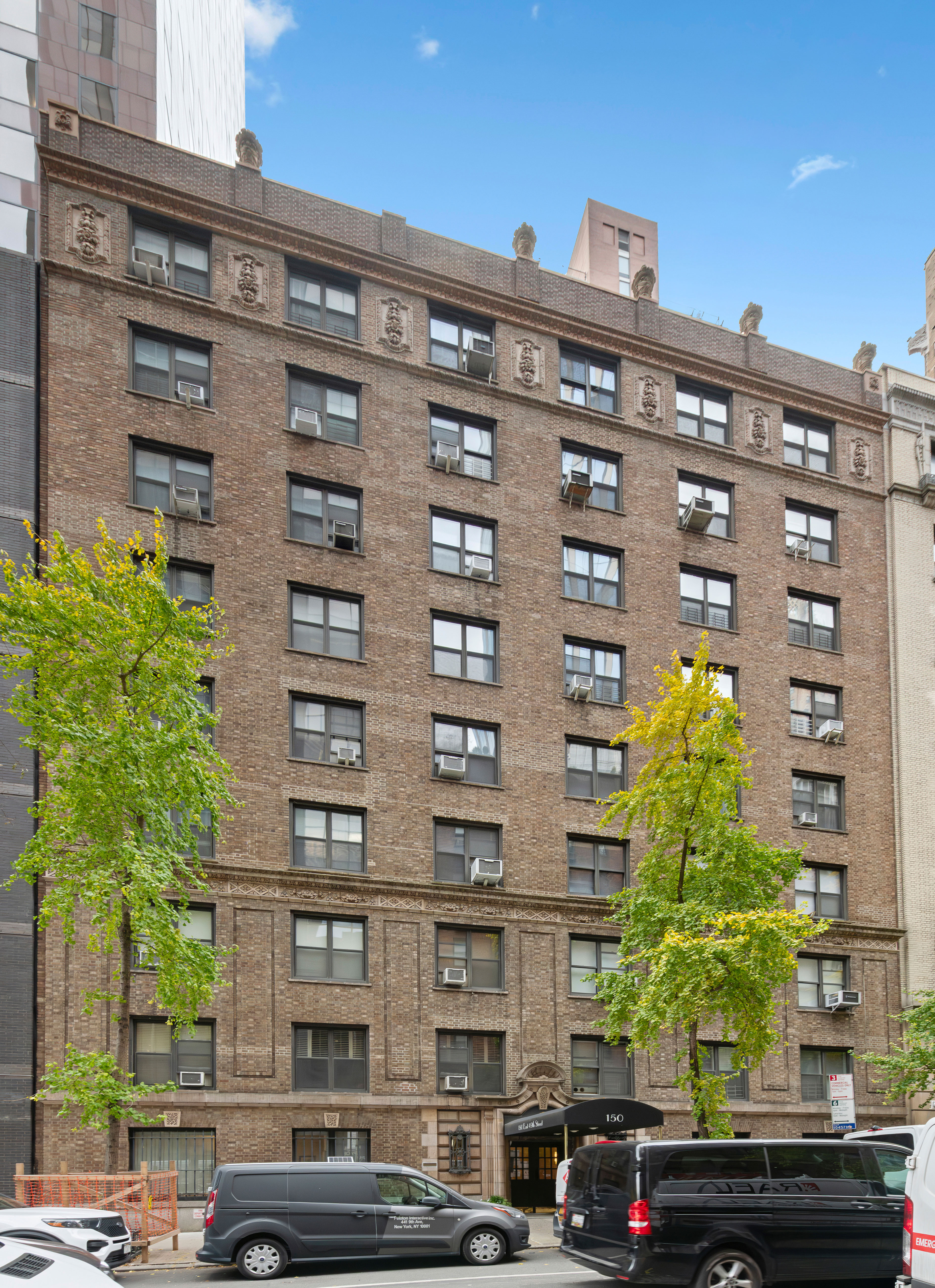 150 East 49th Street, Unit 9D Manhattan, NY 10017 - Photo 9 of 11 a front view of a building