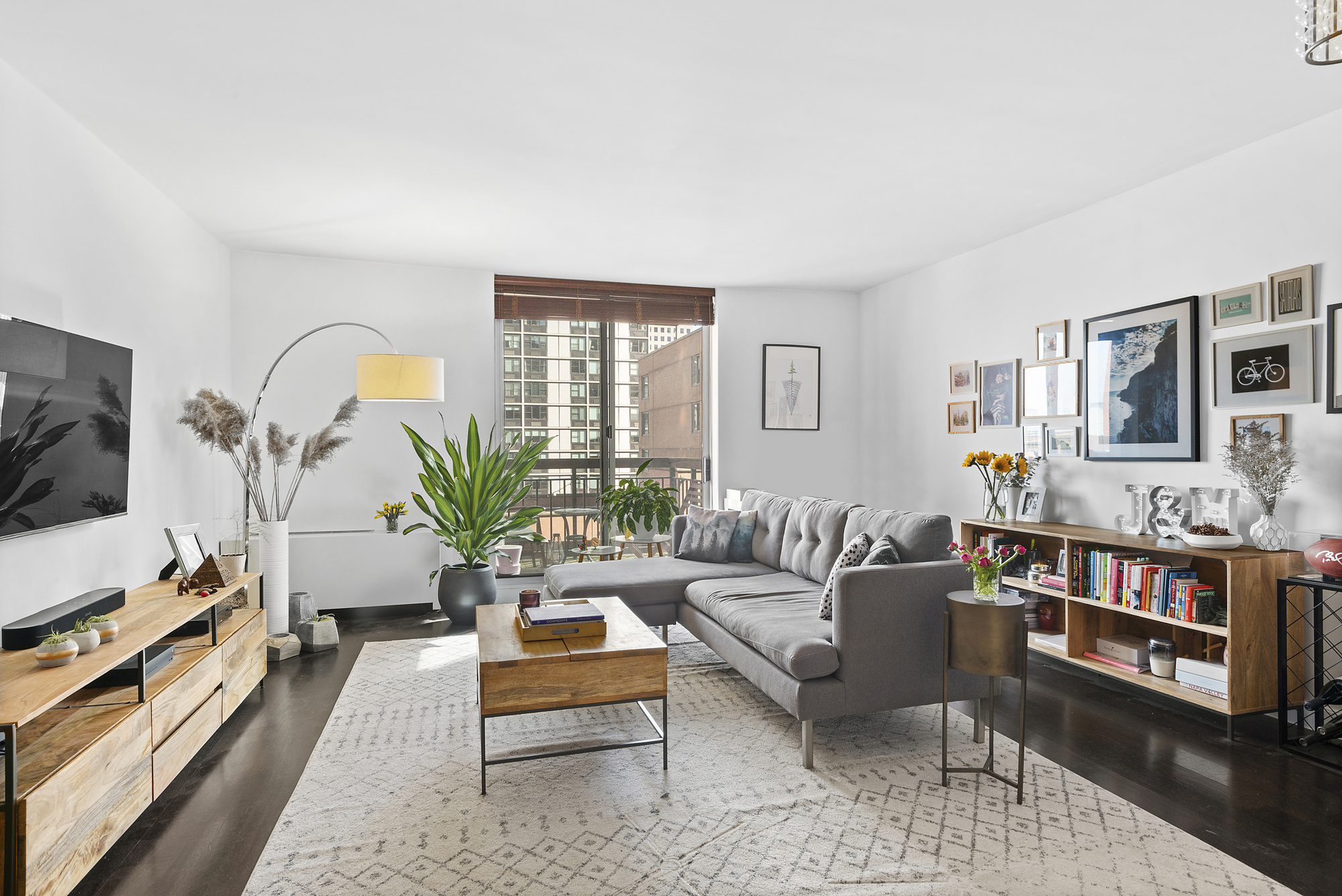 333 Rector Place, Unit 812 Manhattan, NY 10280 - Photo 2 of 10