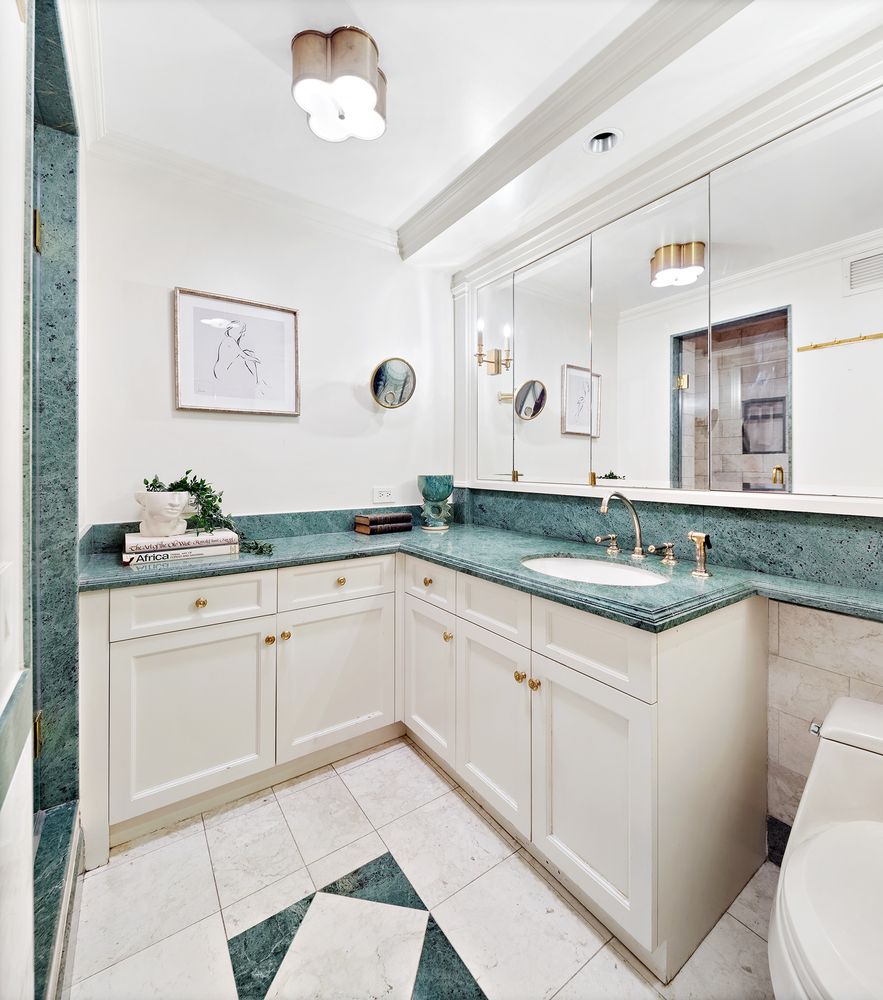 $3,140,000 | 200 East 57th Street, Unit 6BC | Midtown East