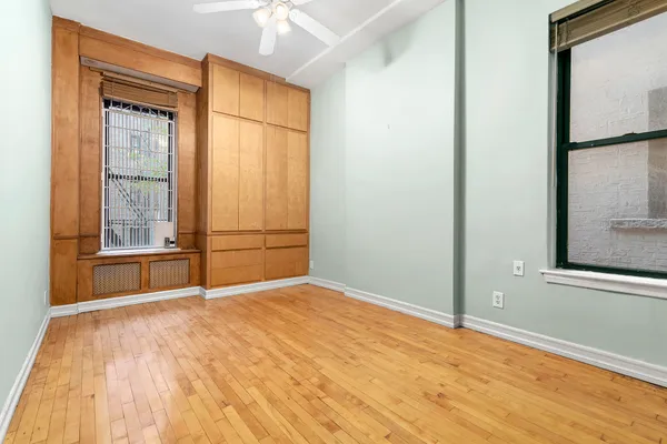 $3,350 | 350 West 56th Street, Unit 2C | Hell's Kitchen