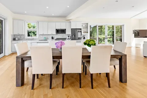 $3,199,000 | 89 Old Canoe Place Road, Hampton Bays, NY 11946