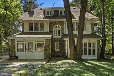 $895,000 | 6711 Lincoln Drive, Philadelphia, PA 19119