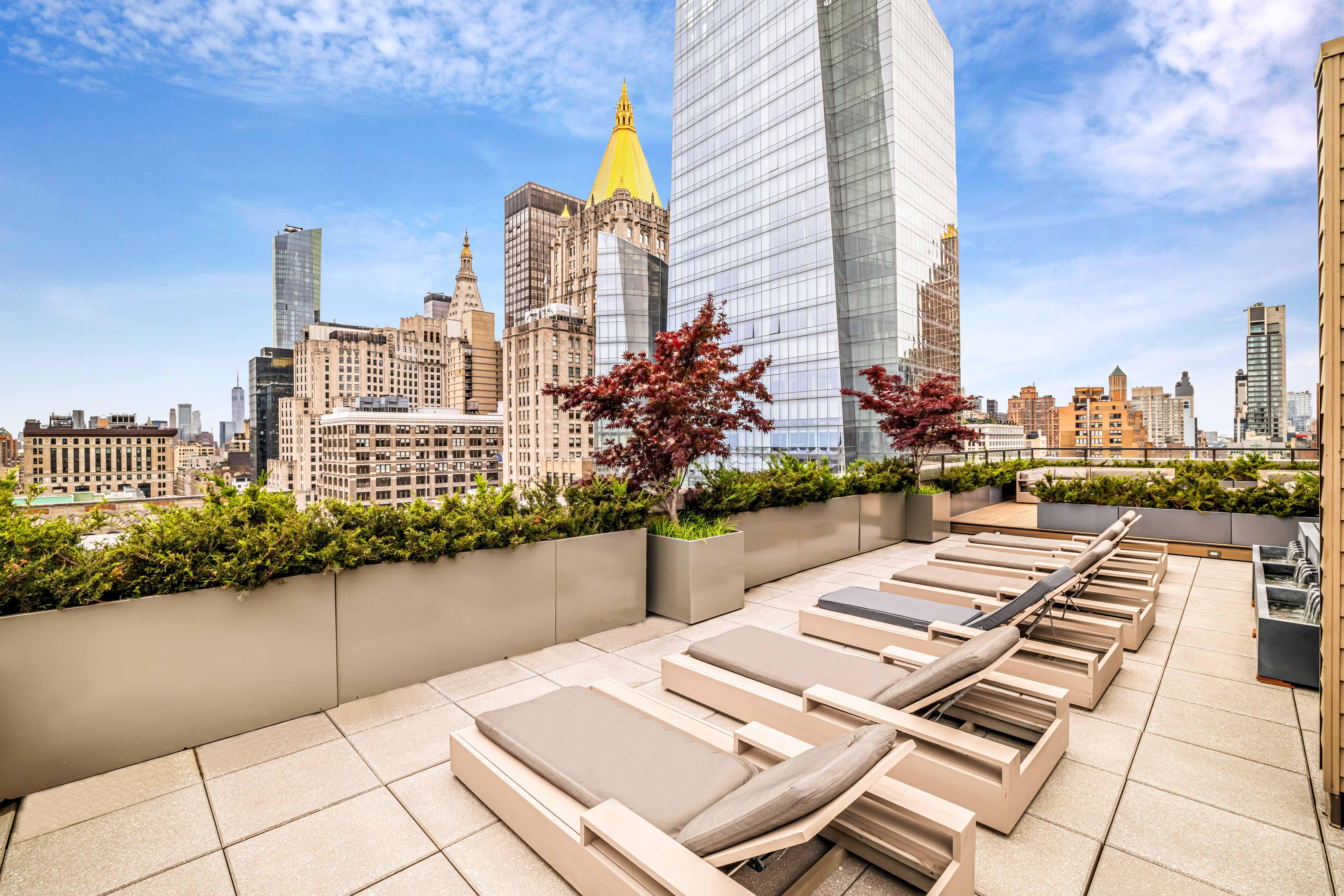 407 Park Avenue South, Unit 18B Manhattan, NY 10016 - Photo 6 of 8 a picture of a city view