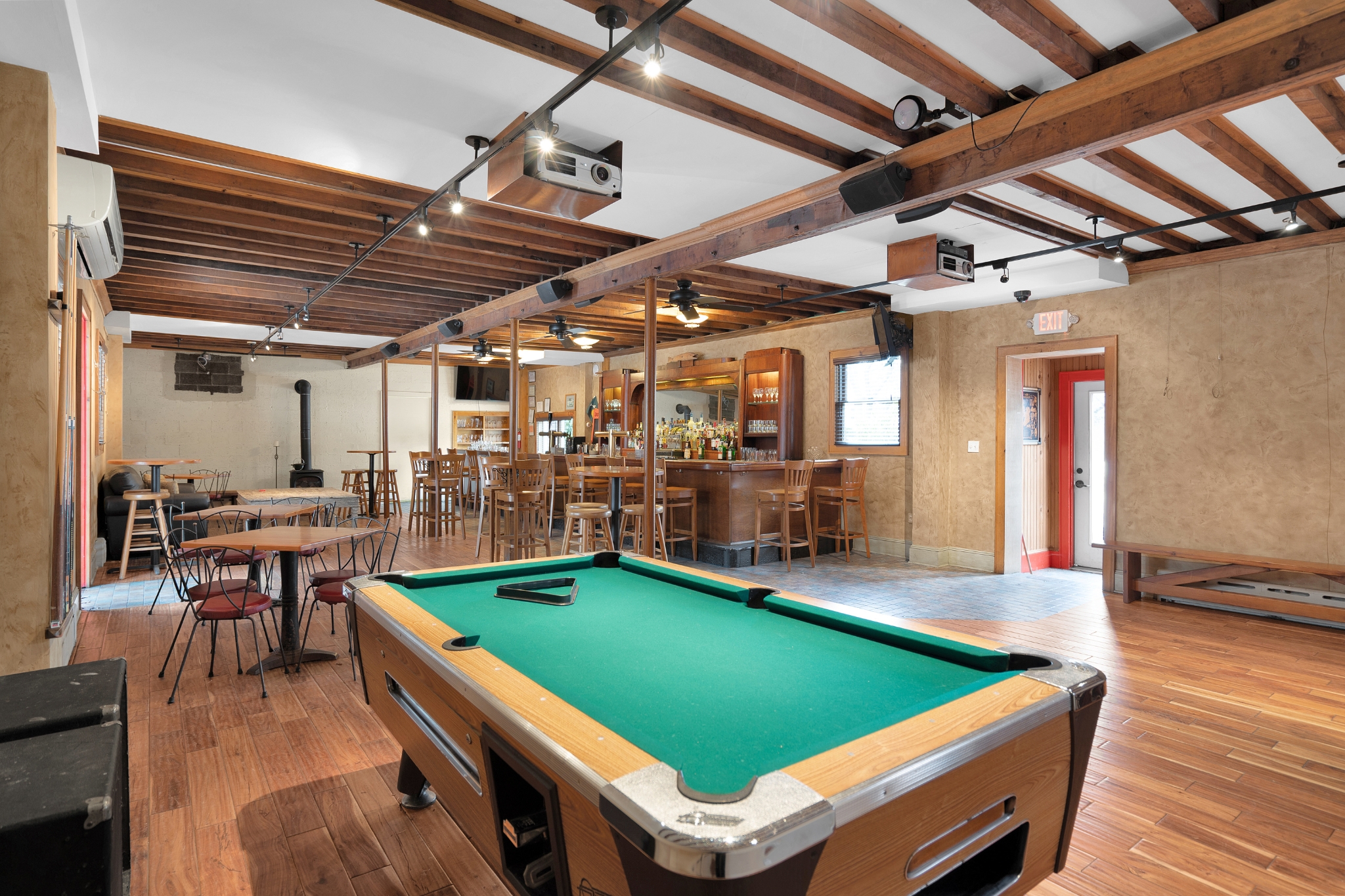 87 North Road Hampton Bays, NY 11946 - Photo 4 of 18