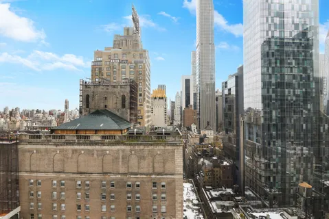 $5,995,000 | 200 Central Park South, Unit 35A | Central Park South