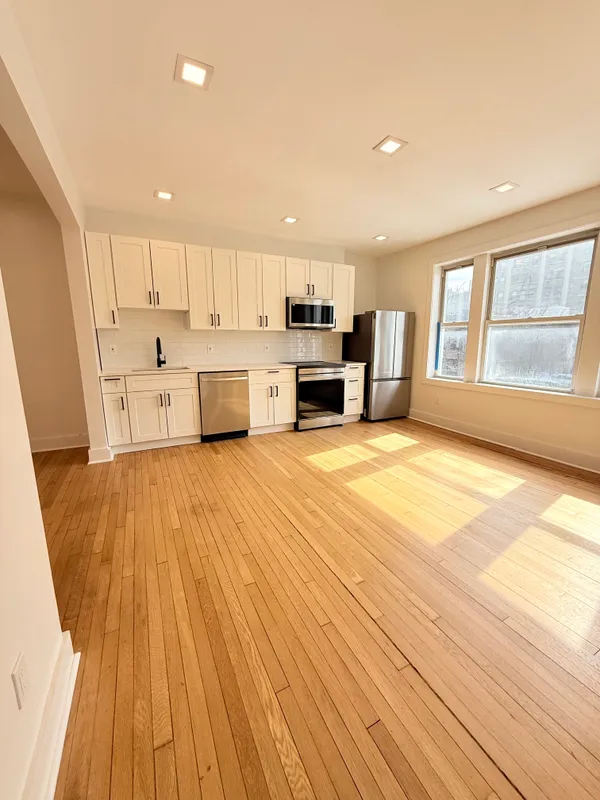 $4,100 | 132 Remsen Street, Unit 9 | Brooklyn Heights