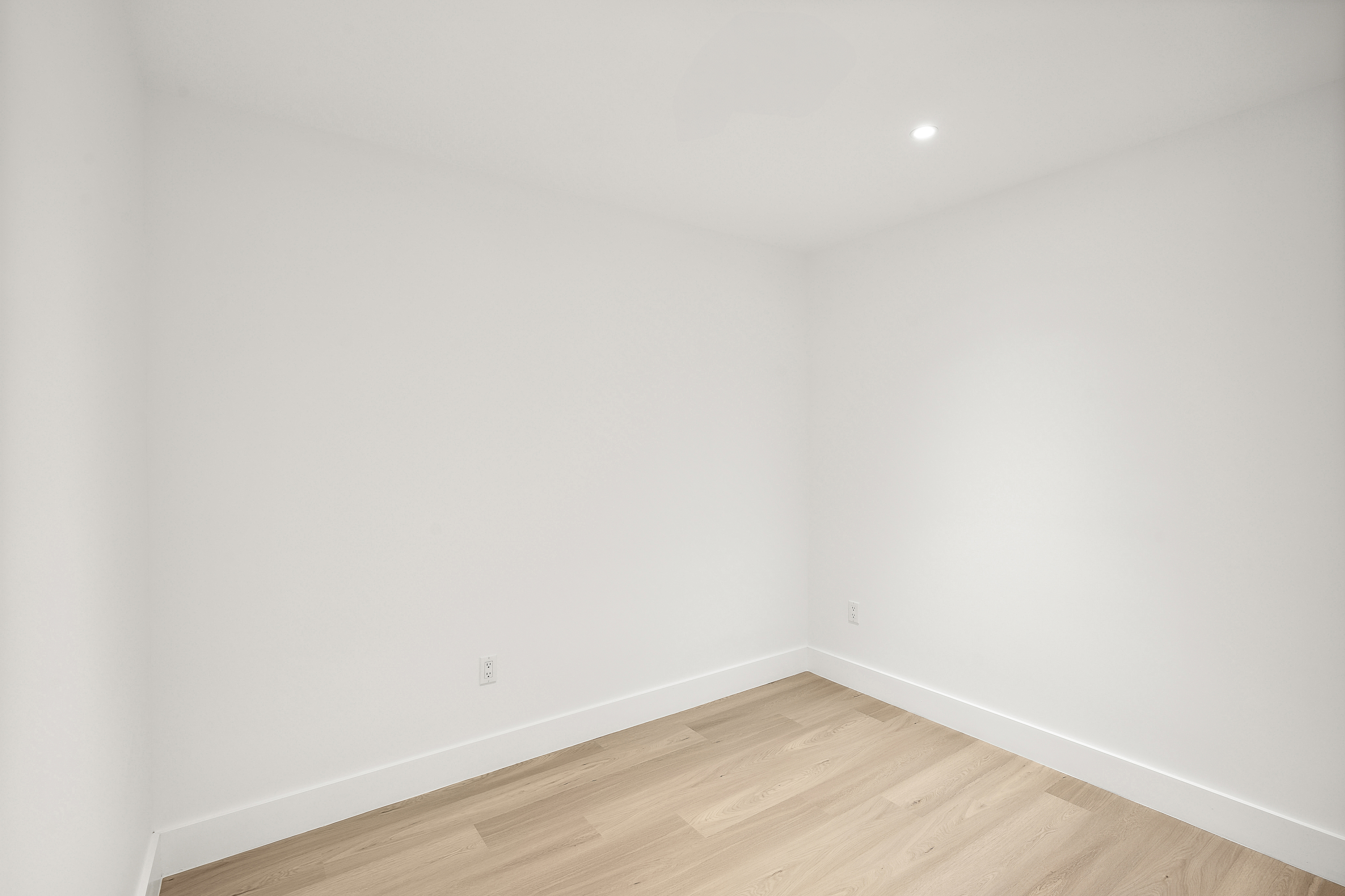 340 Lenox Road, Unit 6A Brooklyn, NY 11226 - Photo 6 of 26 a view of an empty room