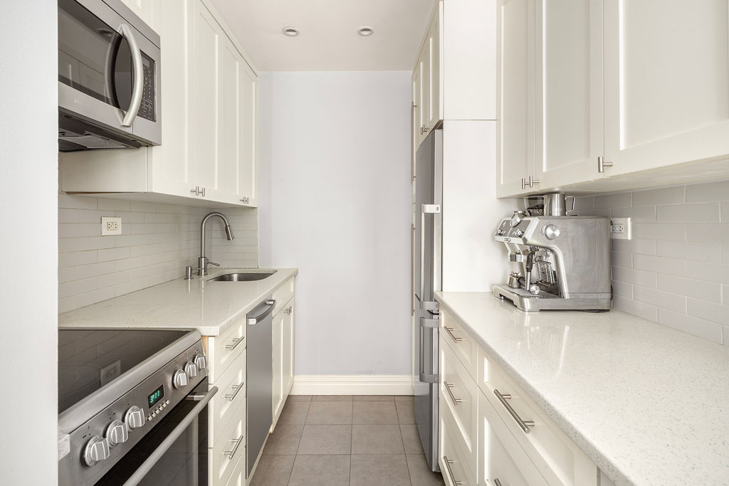 23 East 10th Street, Unit 218 Manhattan, NY 10003 - Photo 2 of 9