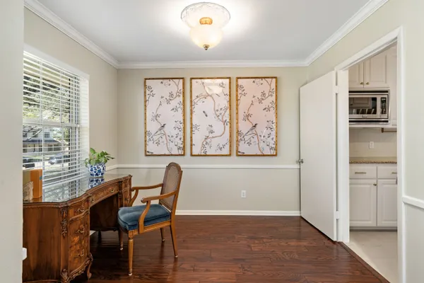 $585,000 | 9616 Vinewood Drive, Dallas, TX 75228