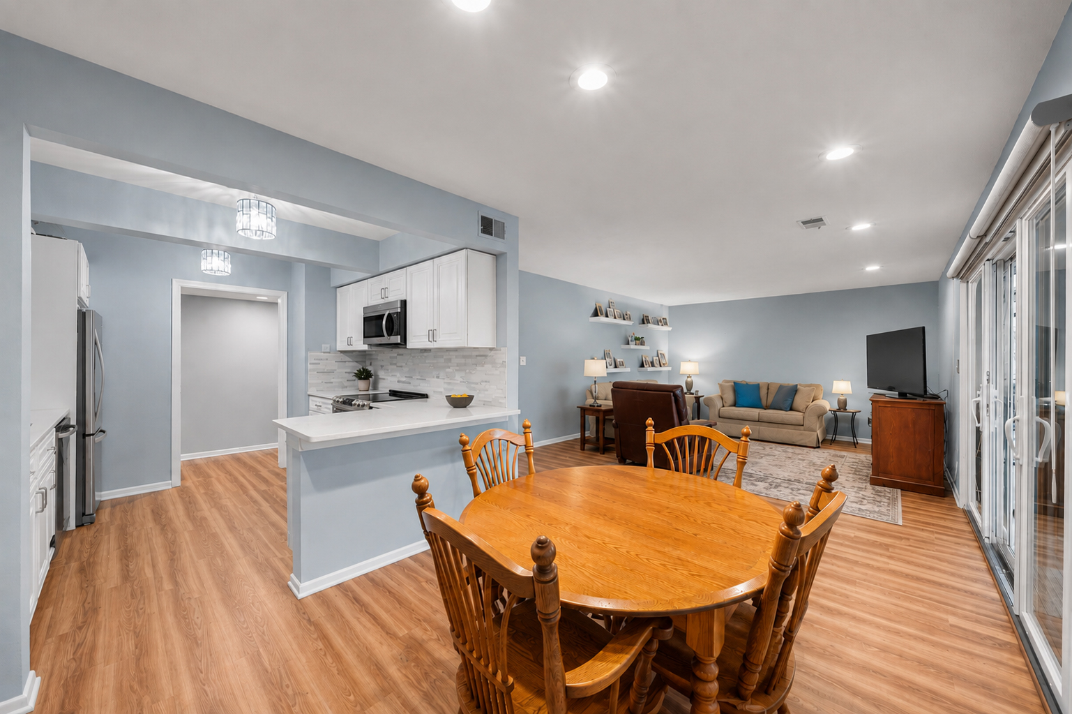 348 County Road, Unit 3 Fontana, WI 53125 - Photo 6 of 21 Gallery Image 6