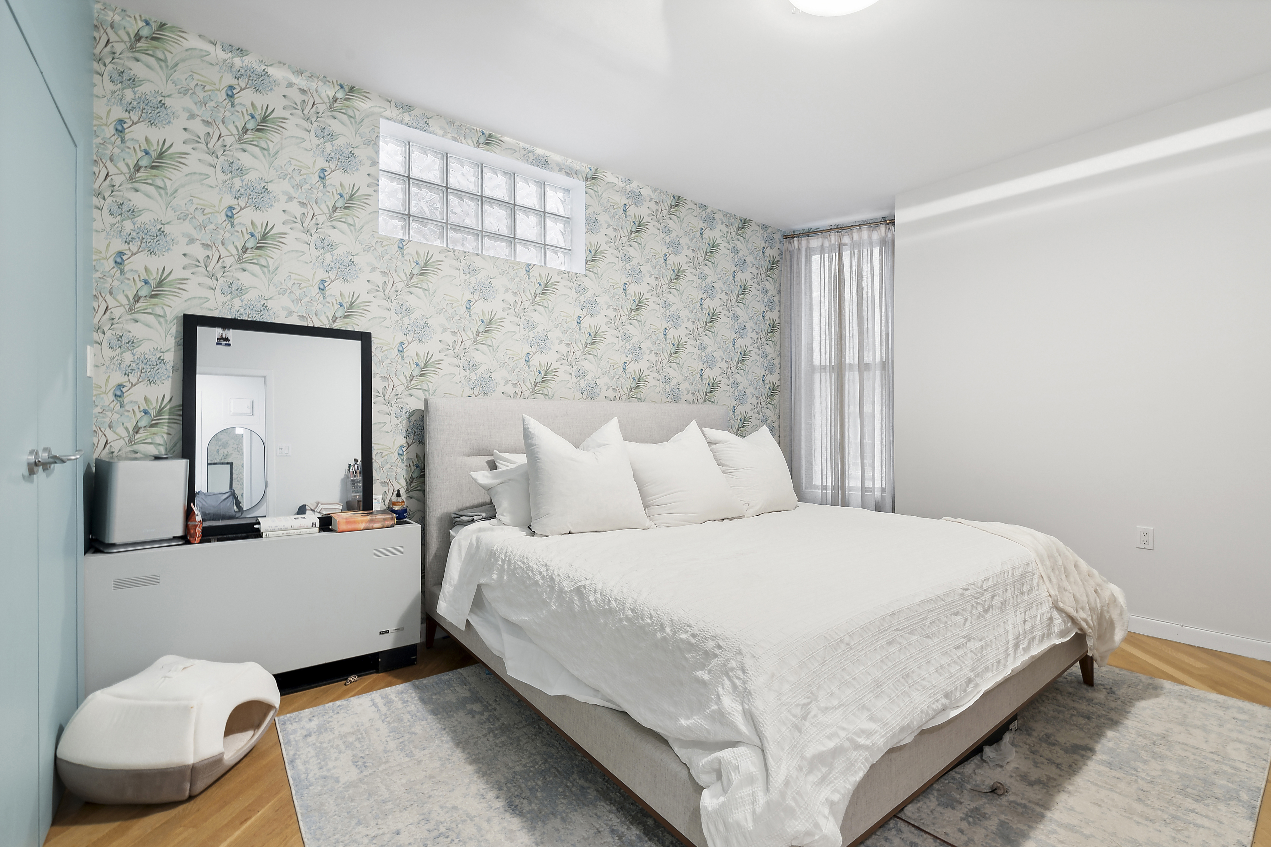 8 West 65th Street, Unit 4B Manhattan, NY 10023 - Photo 9 of 13