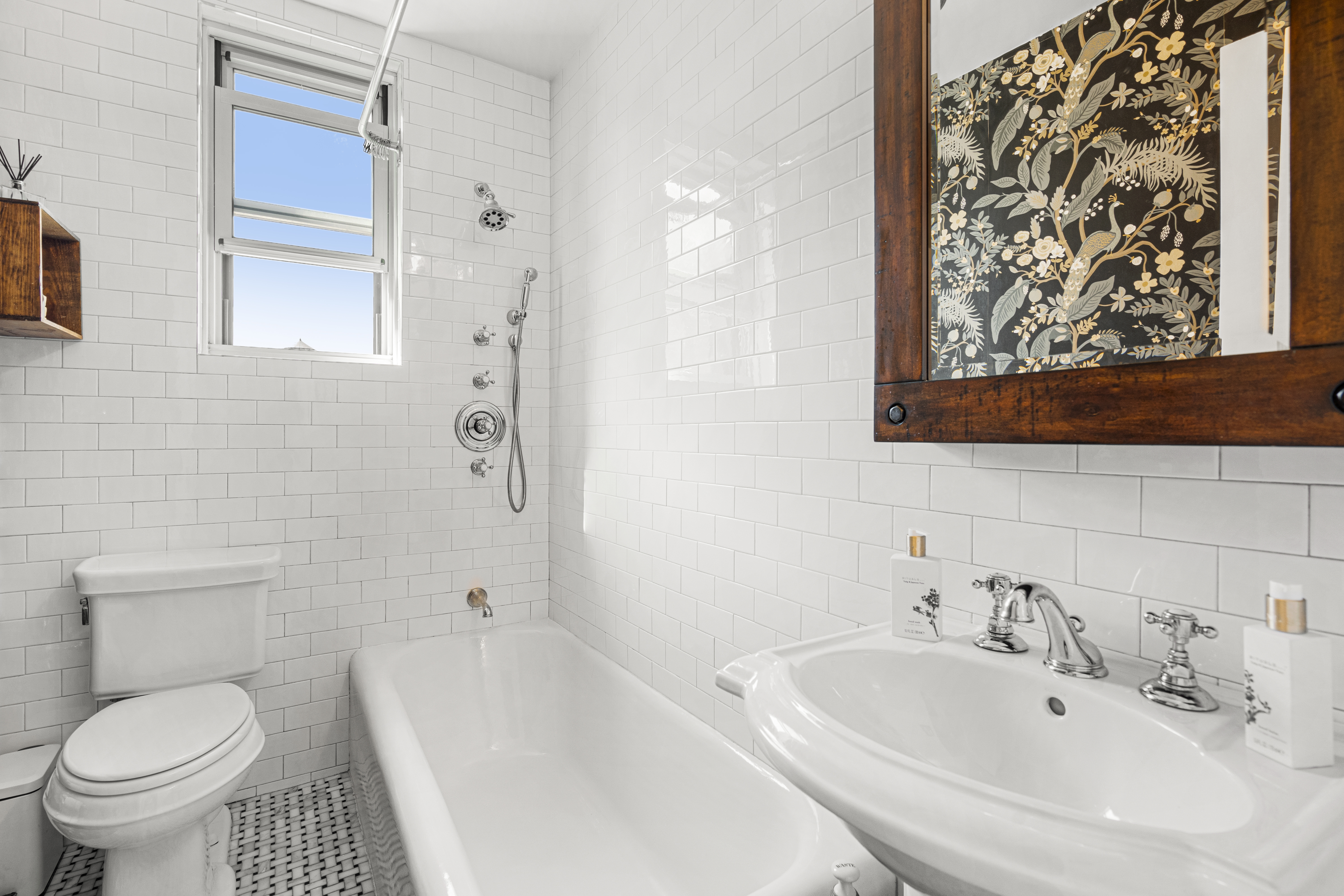 310 West 106th Street, Unit 9E Manhattan, NY 10025 - Photo 8 of 12