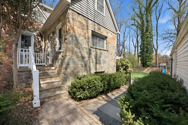 $1,100,000 | 7612 Virginia Avenue, Falls Church, VA 22043