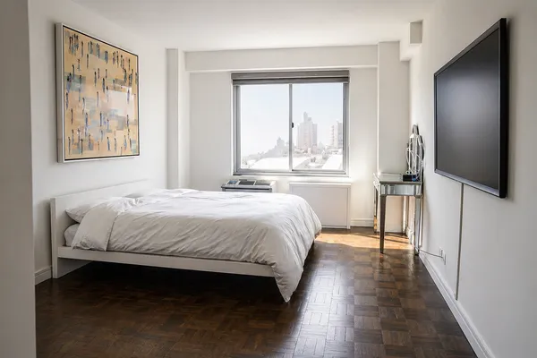 $7,995 | 175 West 12th Street, Unit 11E | West Village
