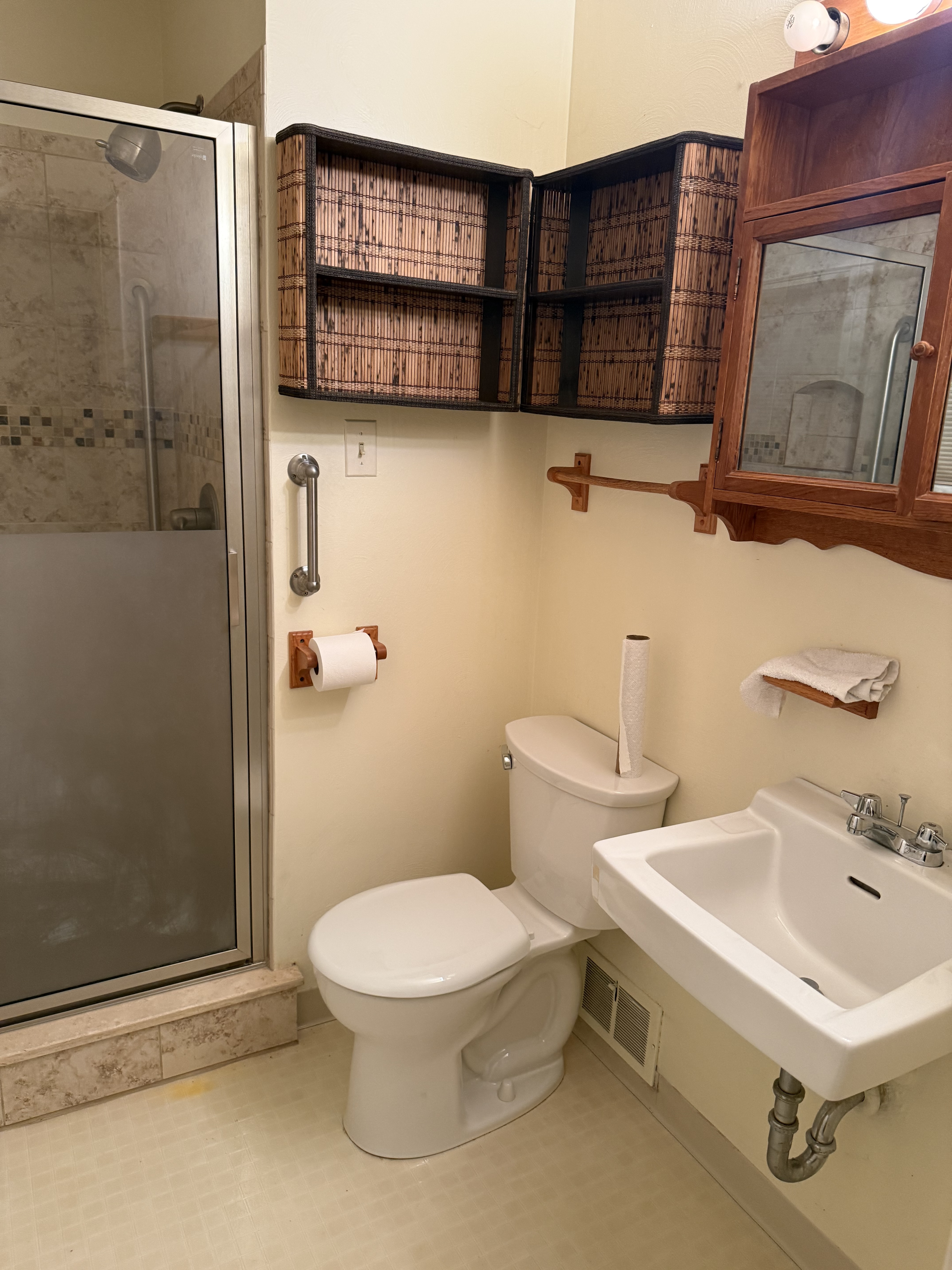 206 Woodside Road Pittsburgh, PA 15221 - Photo 5 of 8 Gallery Image 5