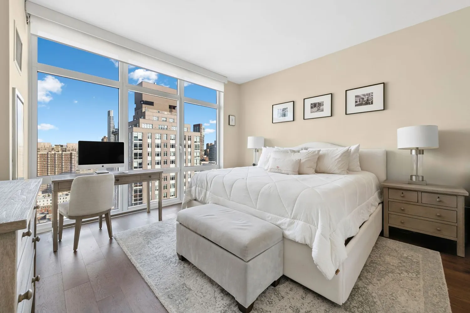 $2,350,000 | 555 West 59th Street, Unit 28D | Upper West Side